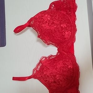 5 /$20 Mia red underwire bra